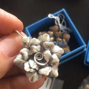 (2) 925 oxidized sterling silver flower 🌺 Textured 3D Rose 🥀 ring & earrings